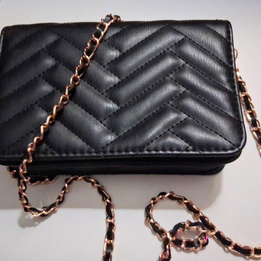 Small Black Quilted Crossbody Bag for Women – Vegan Leather Phone Wallet Purse - Picture 3 of 16